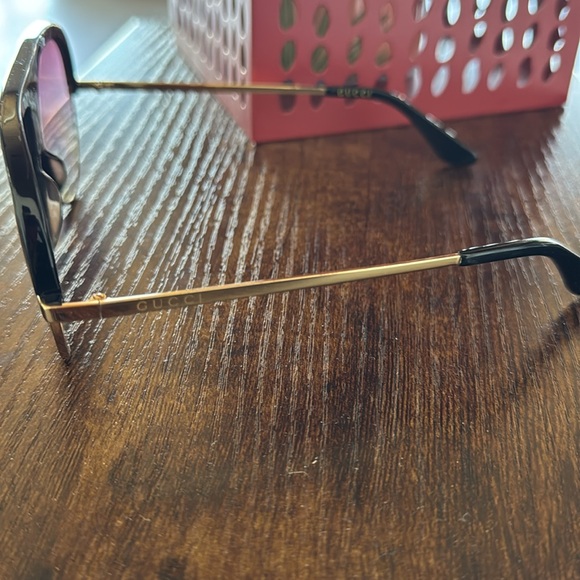 Gucci Shaded Pilot Unisex Sunglasses GG0477S0259 - Picture 4 of 9